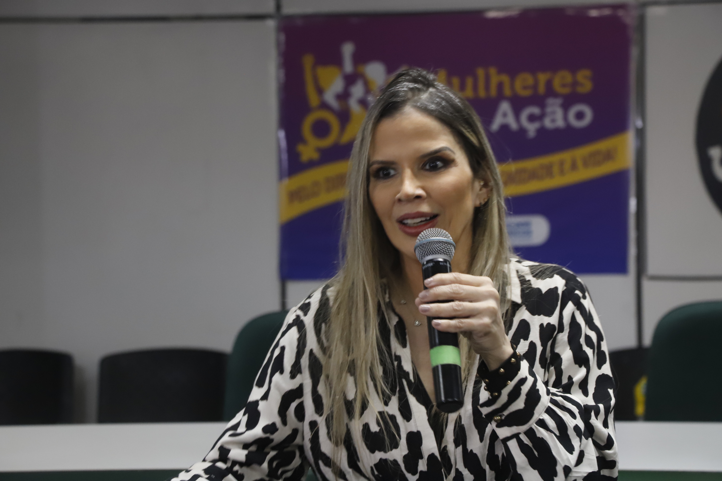 Dra. Eliane Cristina Ferreira Costa
